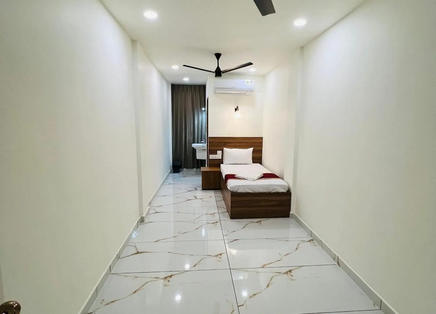 Shanthi Tourist Home Pathanāmthitta 2*,  インド