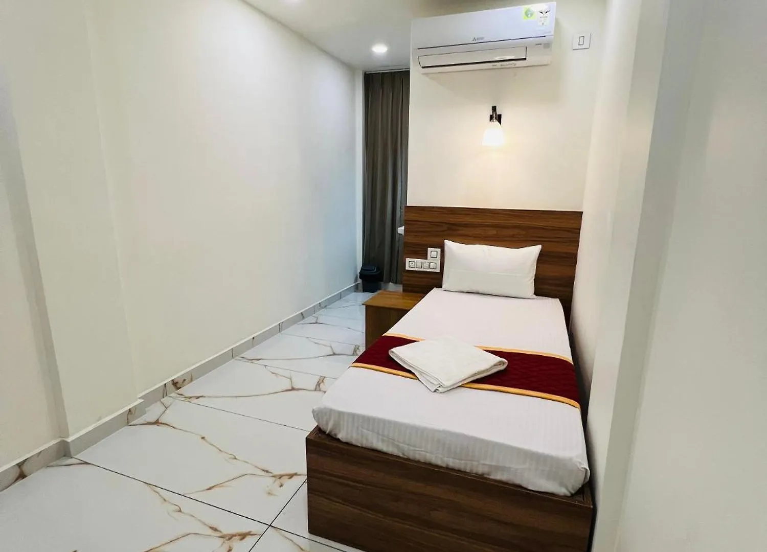 Shanthi Tourist Home Pathanāmthitta ホテル