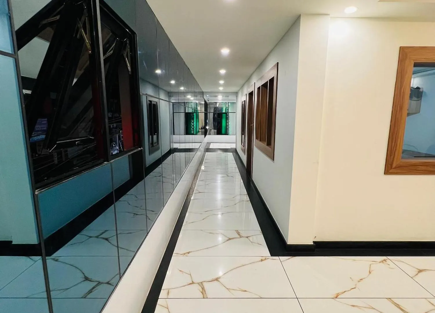 Shanthi Tourist Home Pathanāmthitta 2*,  インド