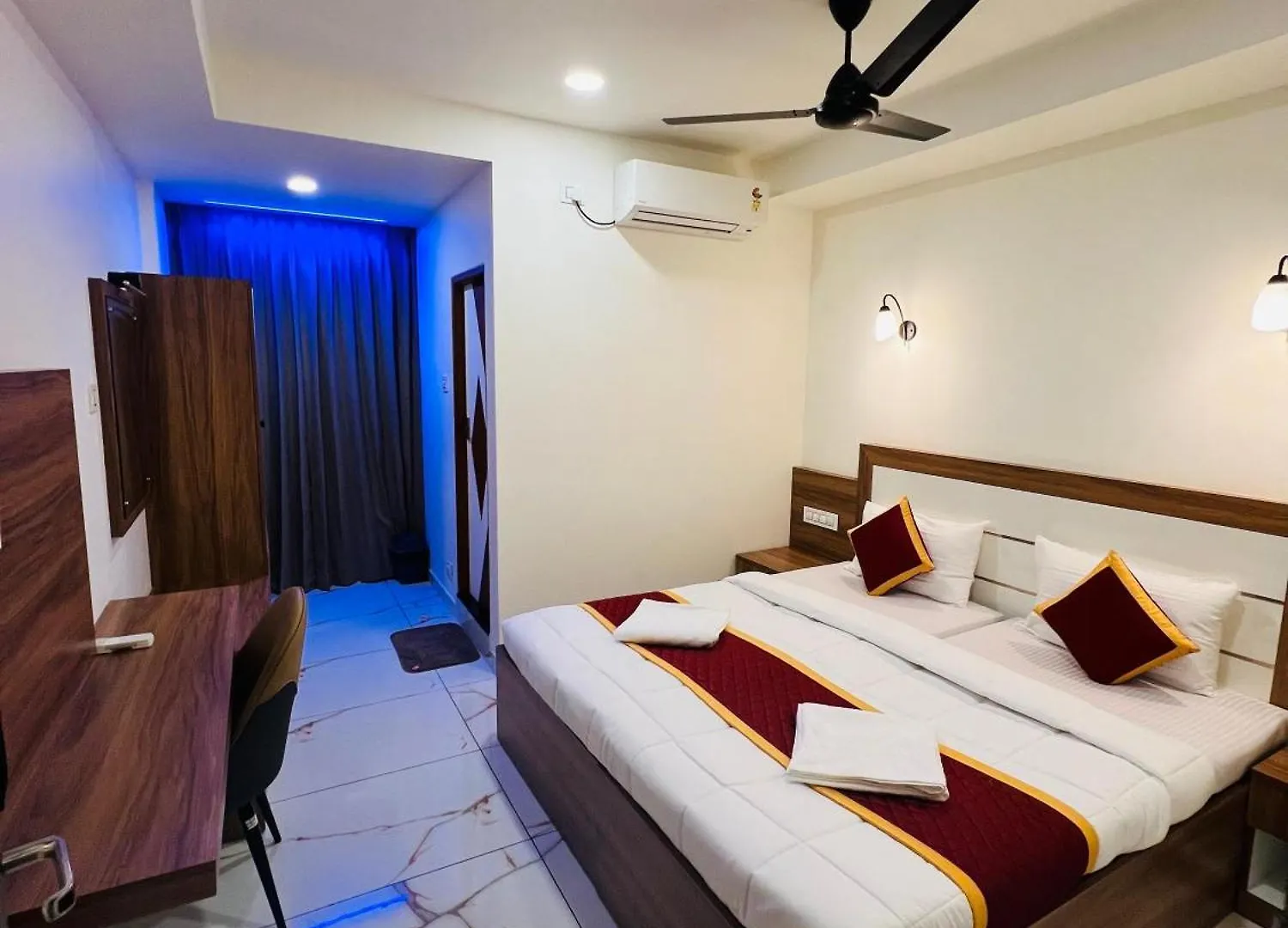 Shanthi Tourist Home Pathanāmthitta 2*,