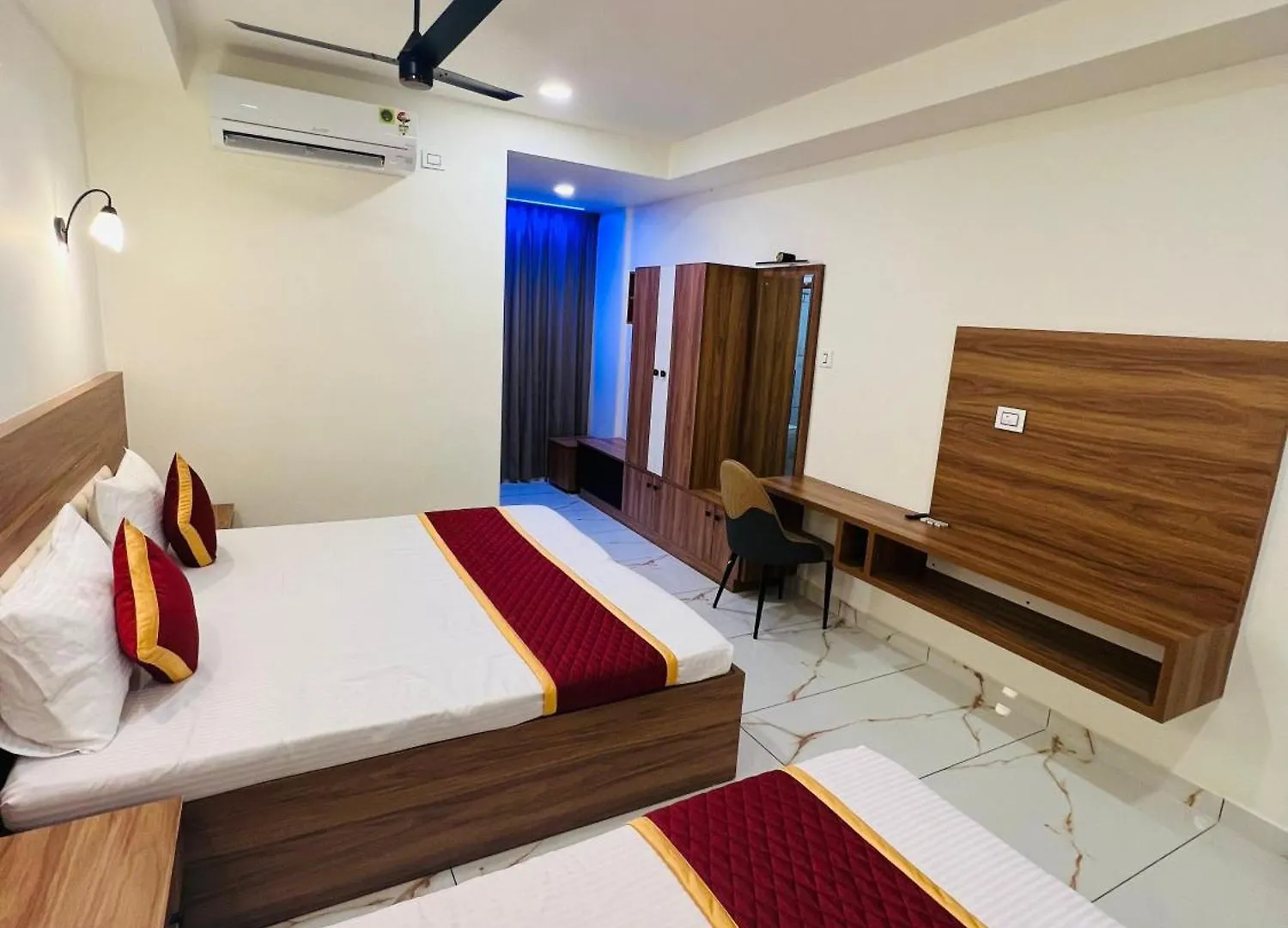 Shanthi Tourist Home Pathanāmthitta ホテル