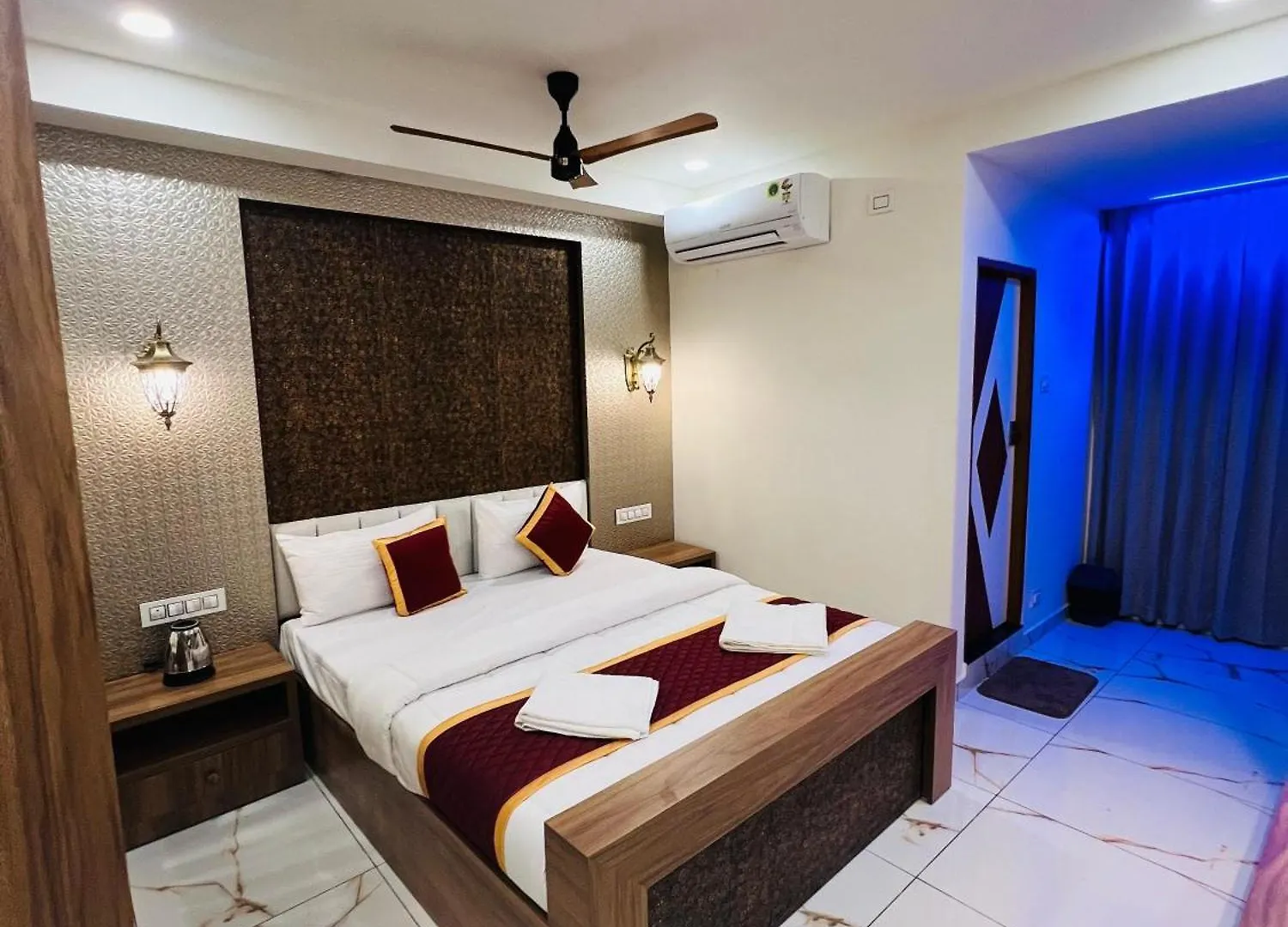 Shanthi Tourist Home Pathanāmthitta ホテル