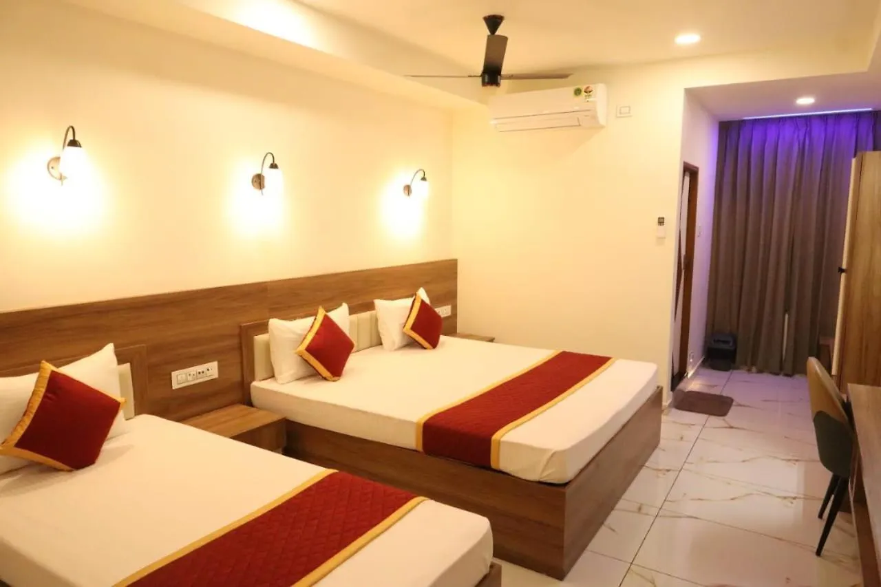 Shanthi Tourist Home Pathanāmthitta ホテル